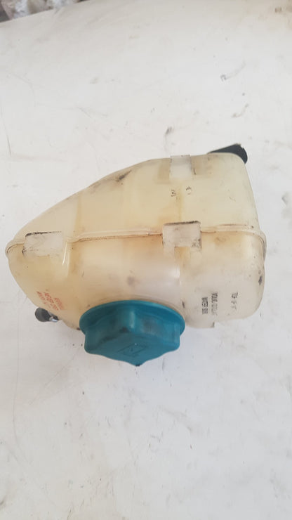 2002 - 2006 Volvo XC90  Estate Radiator Pressure Bottle 30723929