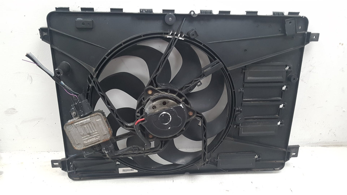 2013 - 2015 Volvo V60  Estate RADIATOR FAN & COWLING (A/C CAR) 8240543