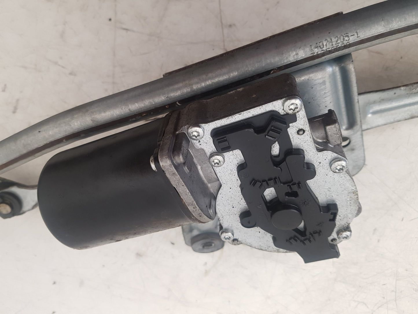 2007 Volvo V70  Estate WIPER MOTOR (FRONT) & LINKAGE 8648344