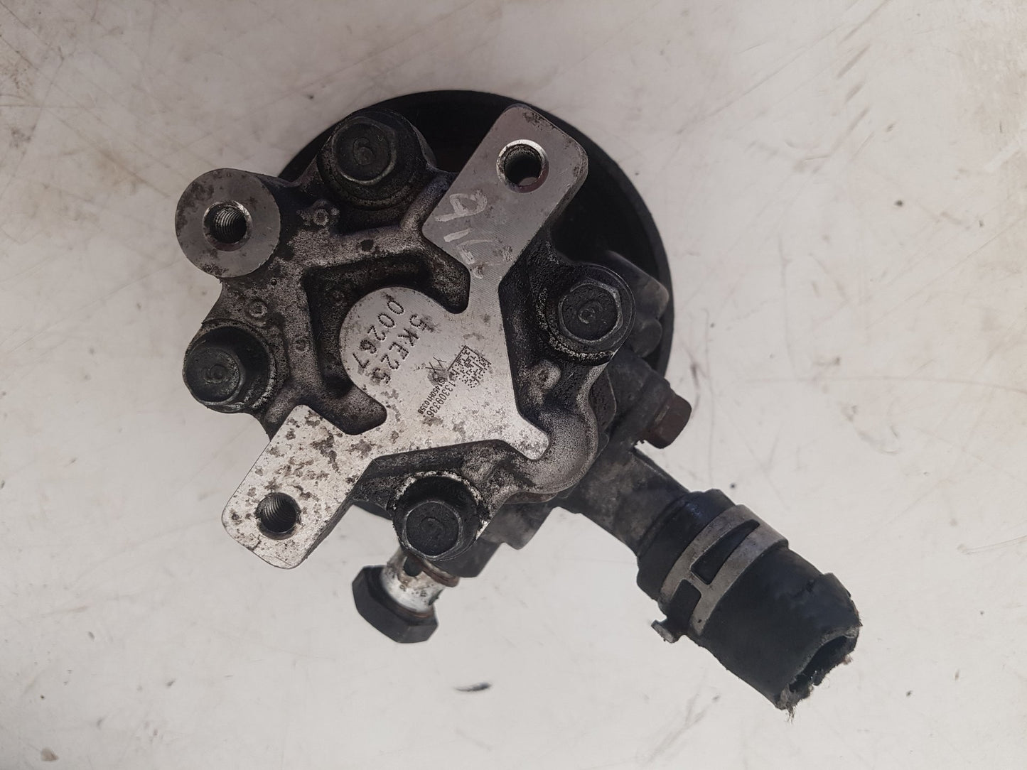 2010 - 2012 Saab 9-5  Saloon Power Steering Pump 55563329