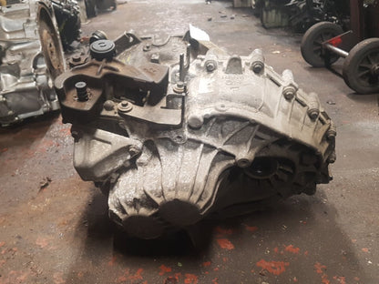 2005 - 2007 Volvo V70   Manual Gearbox 9482432