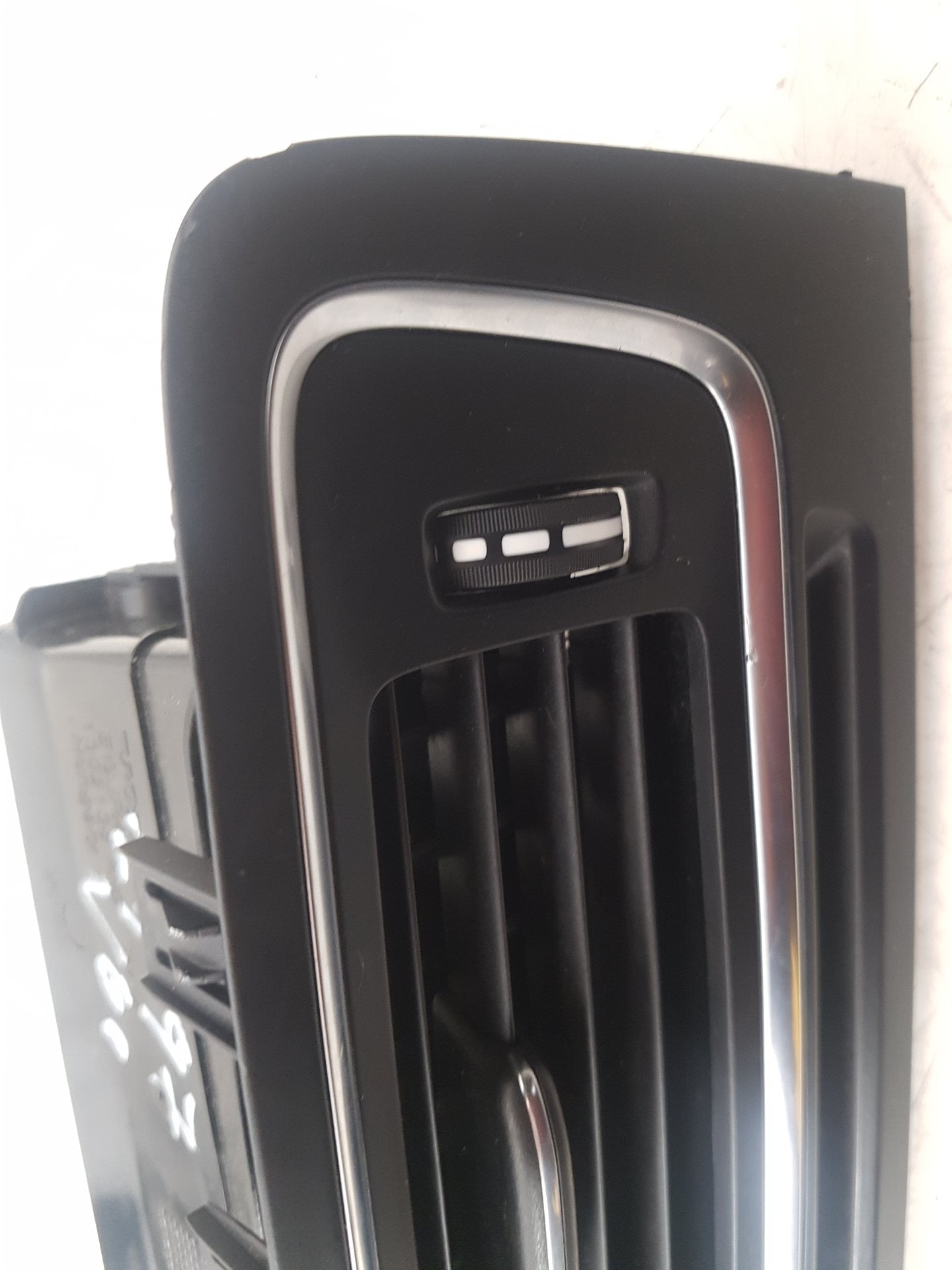 2011 - 2014 Volvo V60 I 155 Estate DASHBOARD VENT 1302138