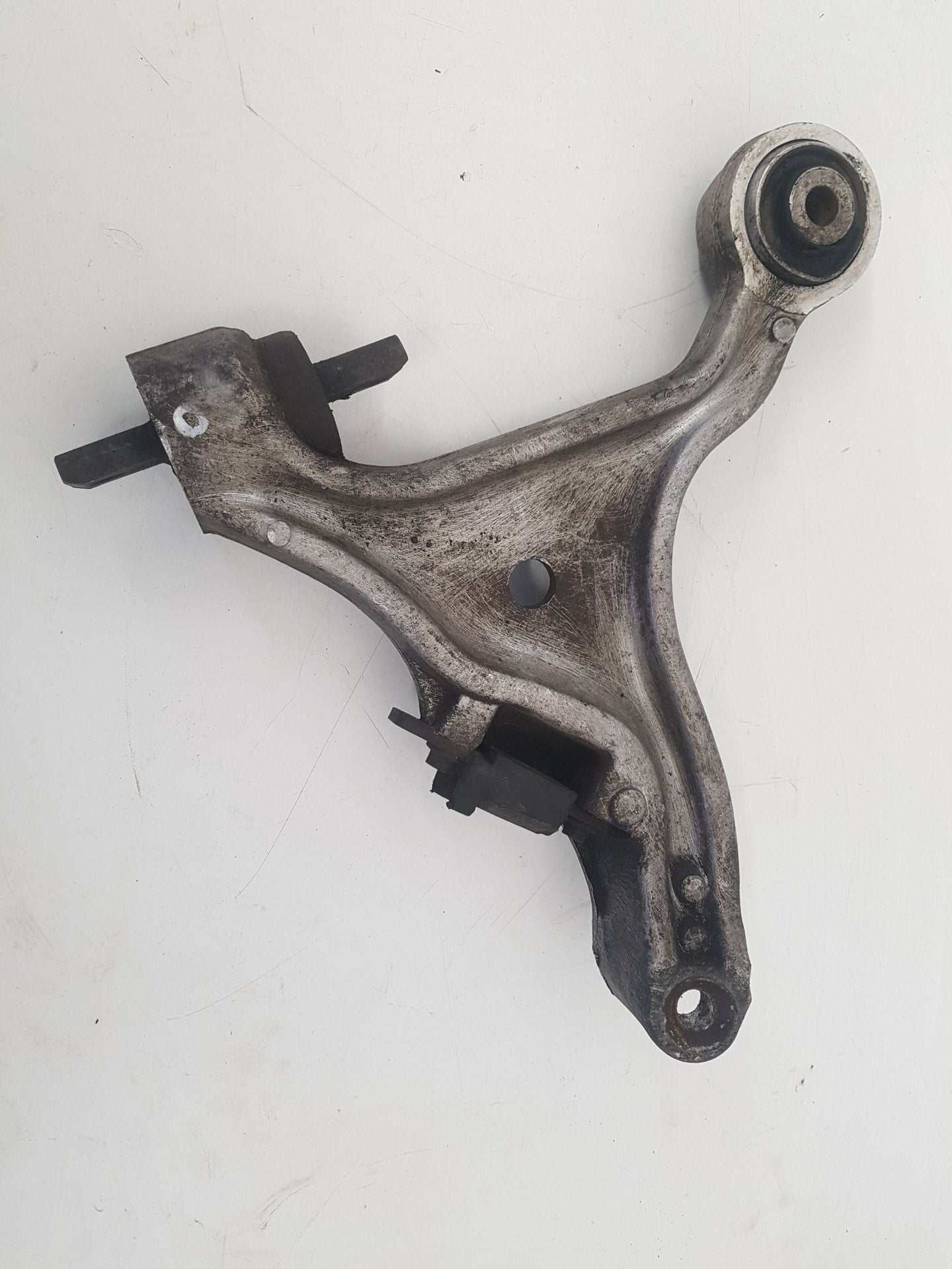 2006 Volvo V70  Estate Right Front Lower Control Arm