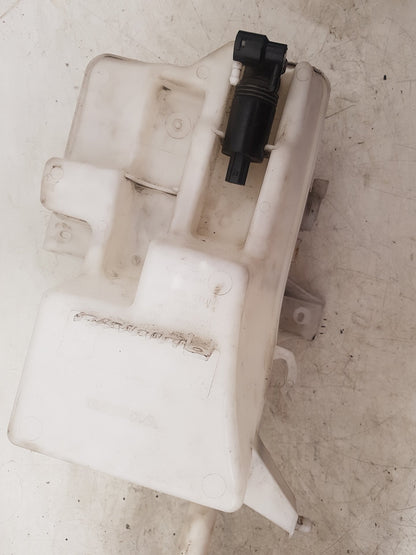 2013 - 2016 Volvo V40 III 525 Hatchback WASHER BOTTLE & MOTOR 31276094