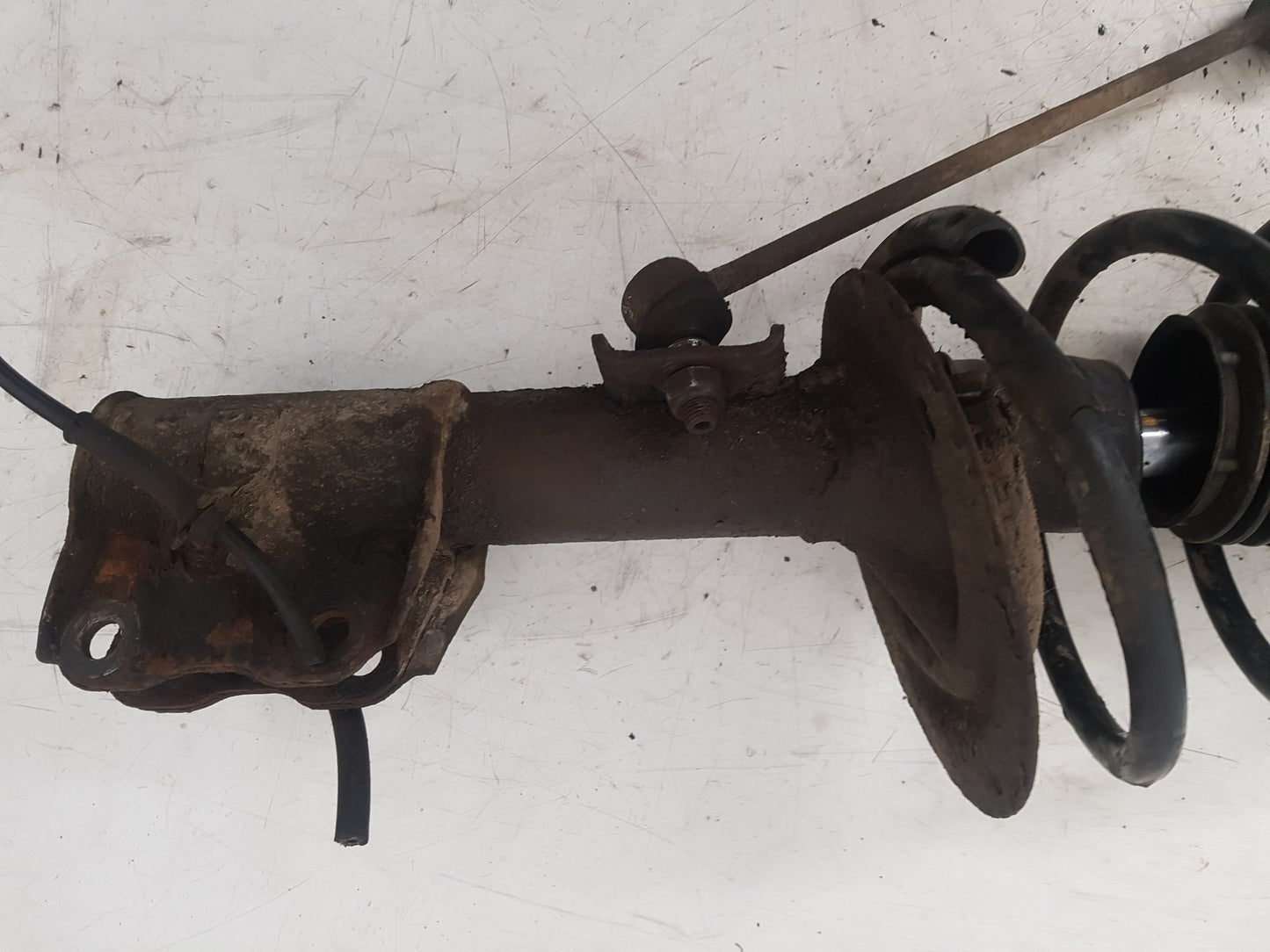 2000 - 2004 Volvo V40  Estate Right Front Shock Absorber