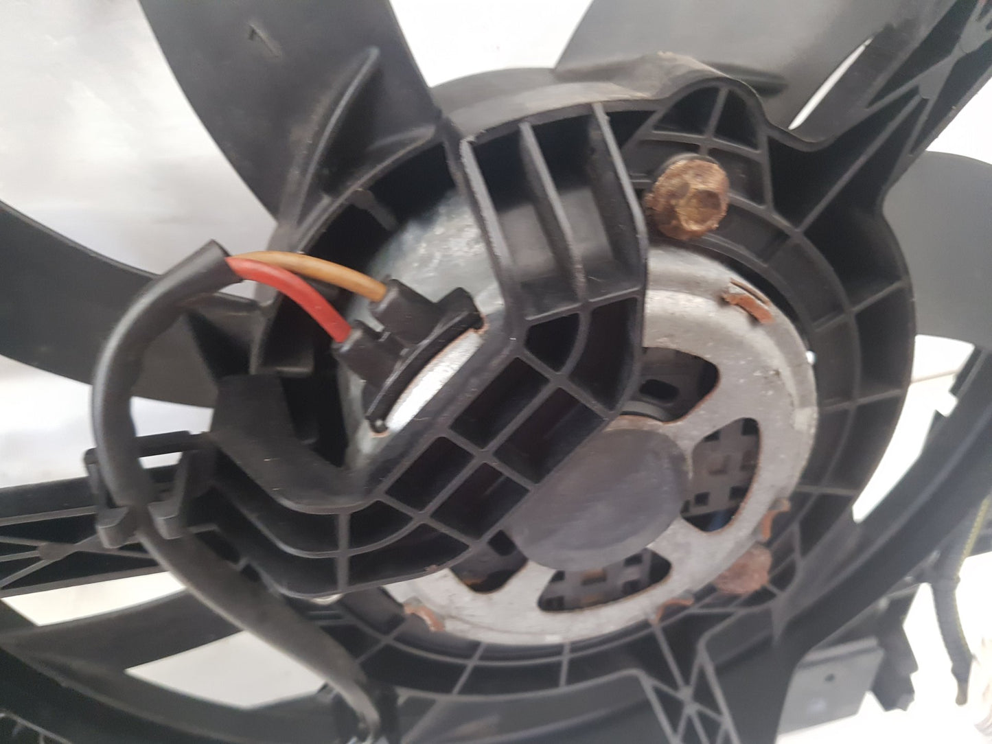 2010 - 2012 Saab 9-5  Saloon RADIATOR FAN & COWLING (A/C CAR) 8658004