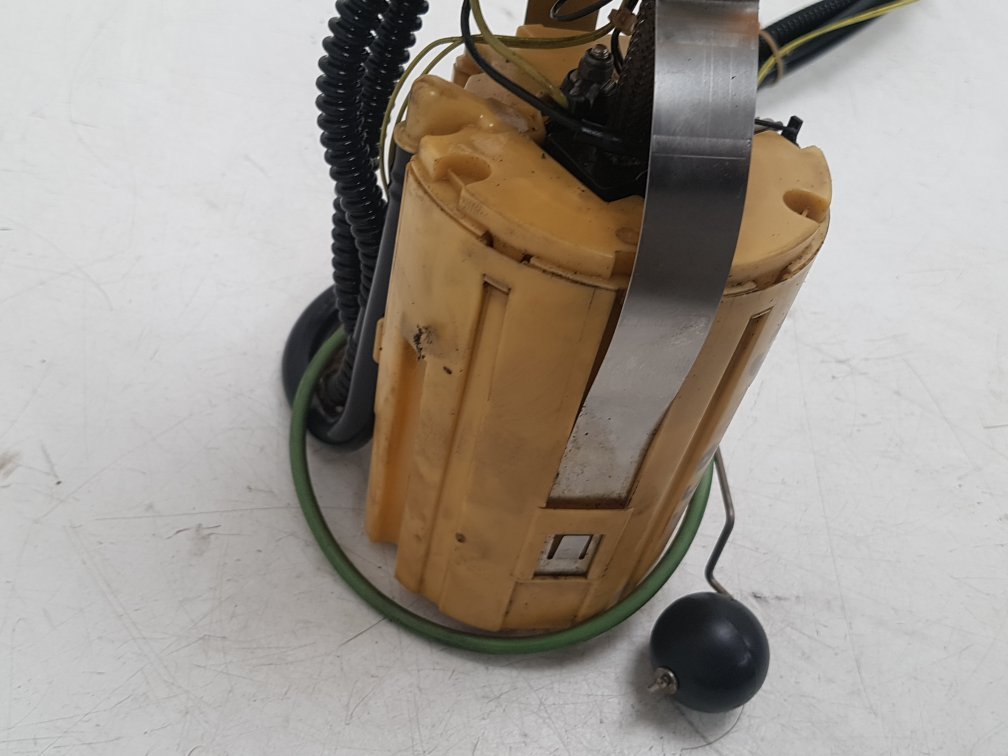 2004 - 2007 Volvo V70  Estate Fuel Pump 30671066