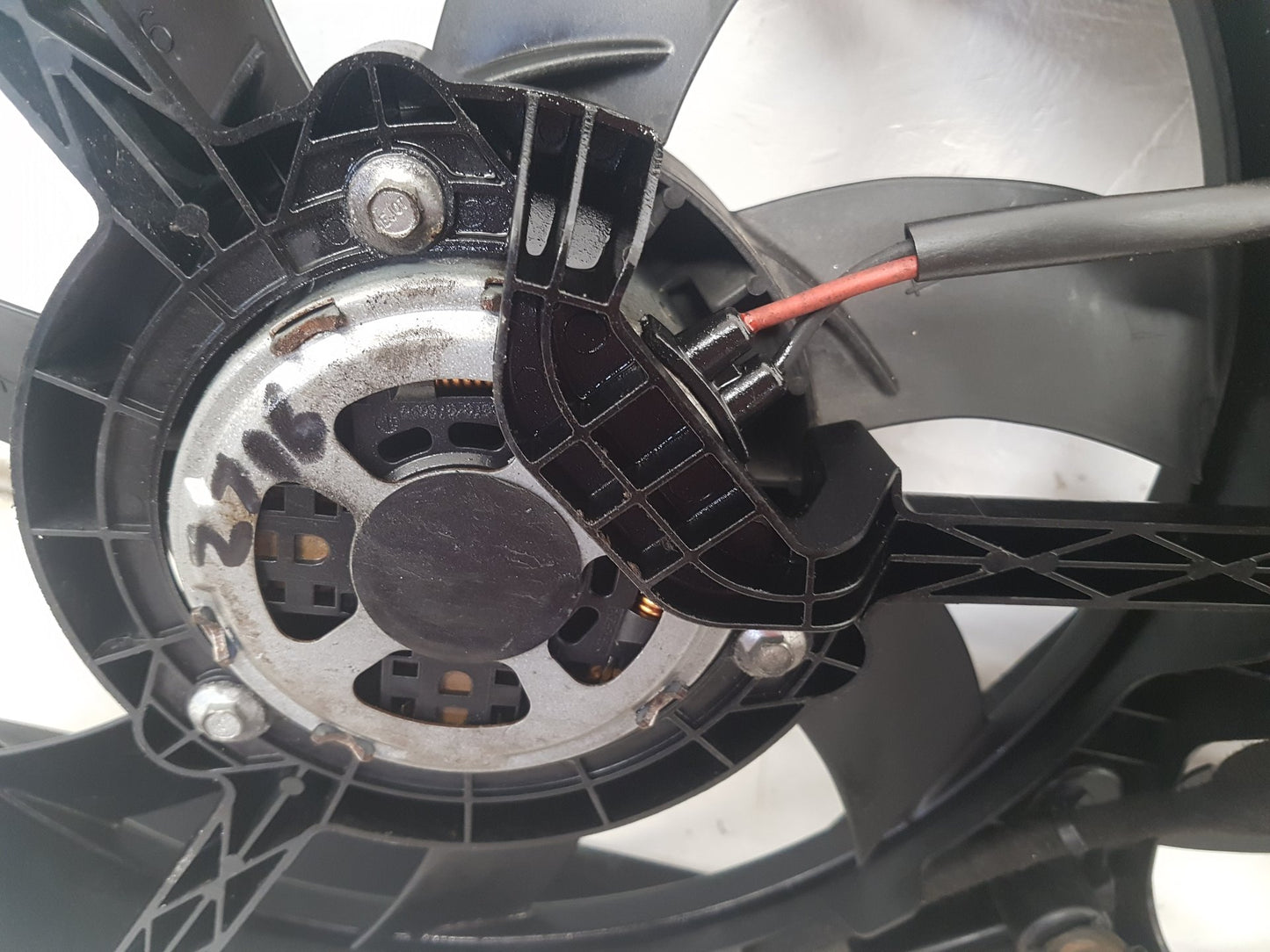2010 - 2012 Saab 9-5  Saloon RADIATOR FAN & COWLING (A/C CAR) 8658004