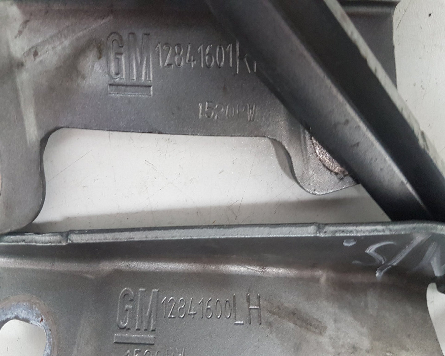 2010 - 2012 Saab 9-5  Saloon Bonnet Hinge/Strut 12841600