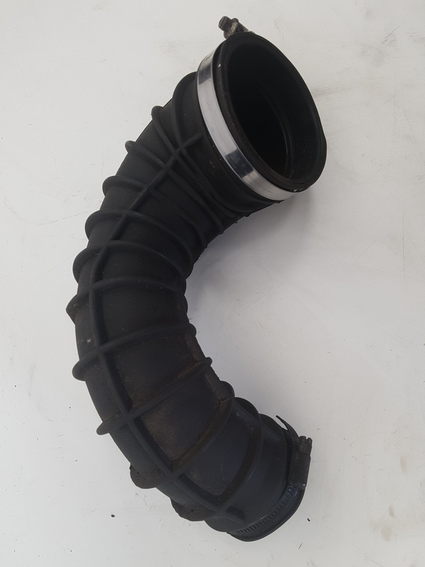 2001 - 2008 Volvo V70  Estate INTERCOOLER HOSE 8634143