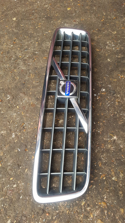 2007 - 2014 Volvo XC90  Estate Bumper Grille 30695512
