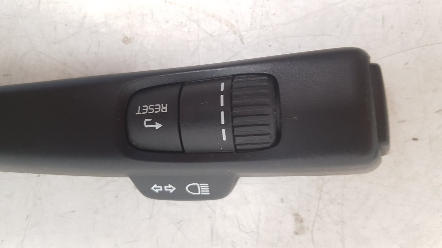 2013 Volvo V40  Hatchback Indicator Stalk 31327904