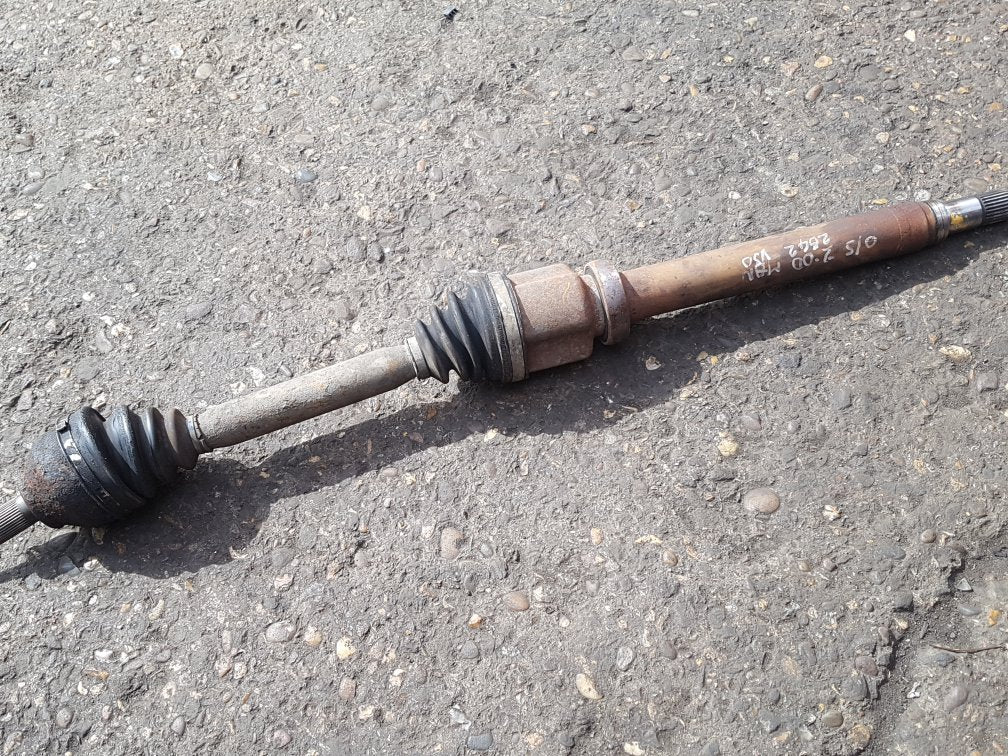 2004 - 2010 Volvo V50  Estate Driveshaft (Manual) UK Drivers Side Front. 36000562