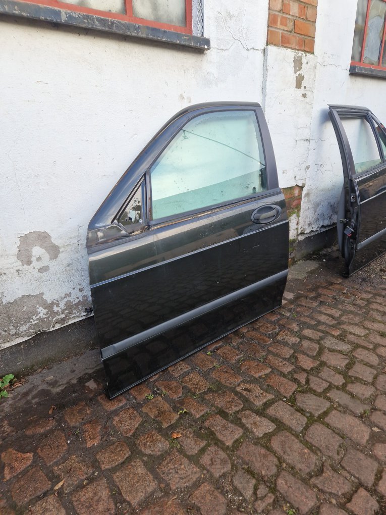 2001 - 2009 Saab 9-5  Estate DOOR - BARE (FRONT PASSENGER SIDE)