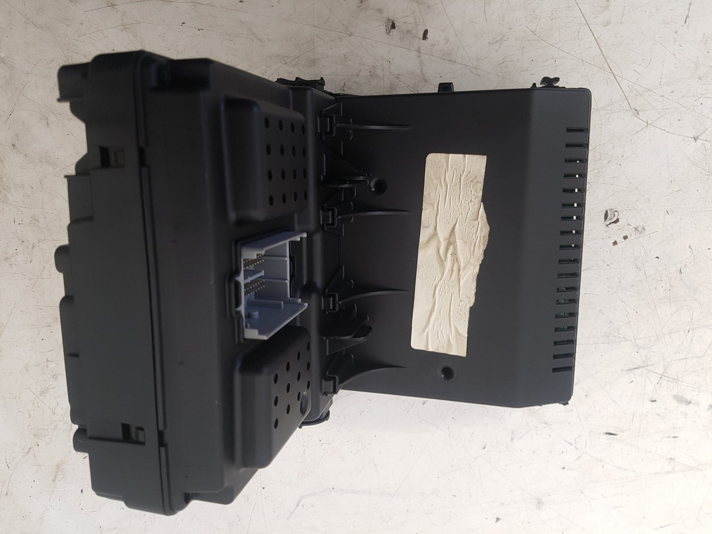 2007 Volvo V70  Estate CEM (CENTRAL ELECTRONIC MODULE) 30786889