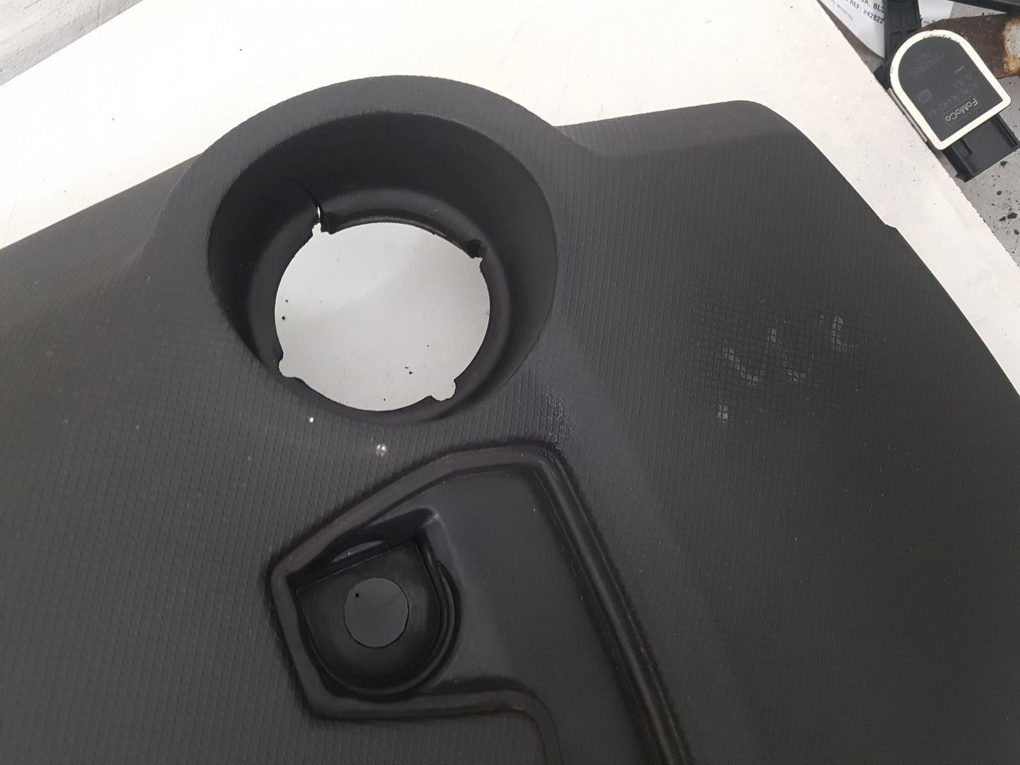 2012 - 2015 Volvo V40  Hatchback Engine Cover 30757910