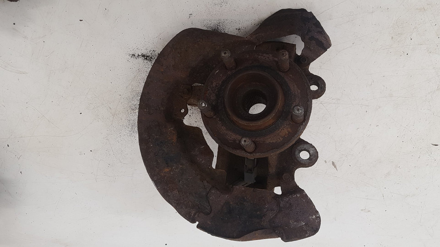 2006 - 2010 Volvo V50  Estate Left Front Hub Assembly 3M513K171