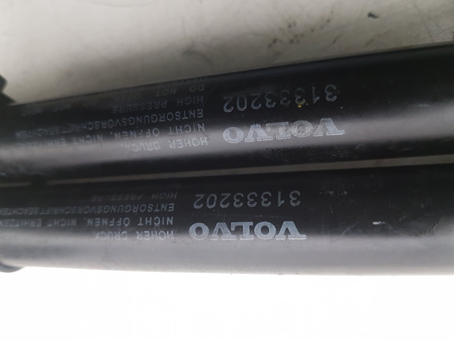 2012 Volvo S60  Saloon Bootlid Gas Struts 31333127