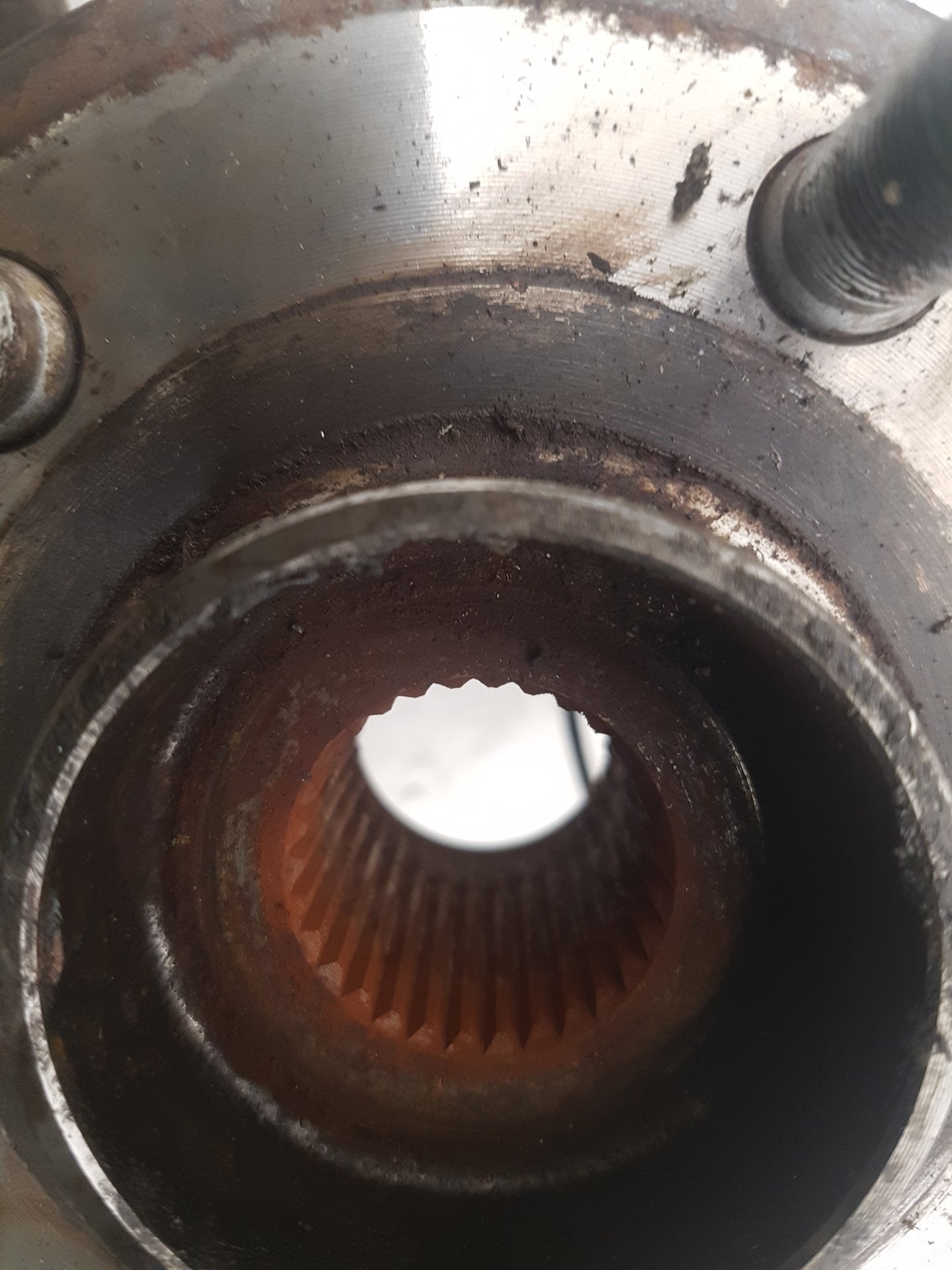 2010 - 2012 Saab 9-5  Saloon Left Front Hub Assembly 13502785