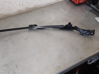 2019 - 2021 Volvo XC40 536 Estate WIPER ARM WITH WASHERS 31457318 RH