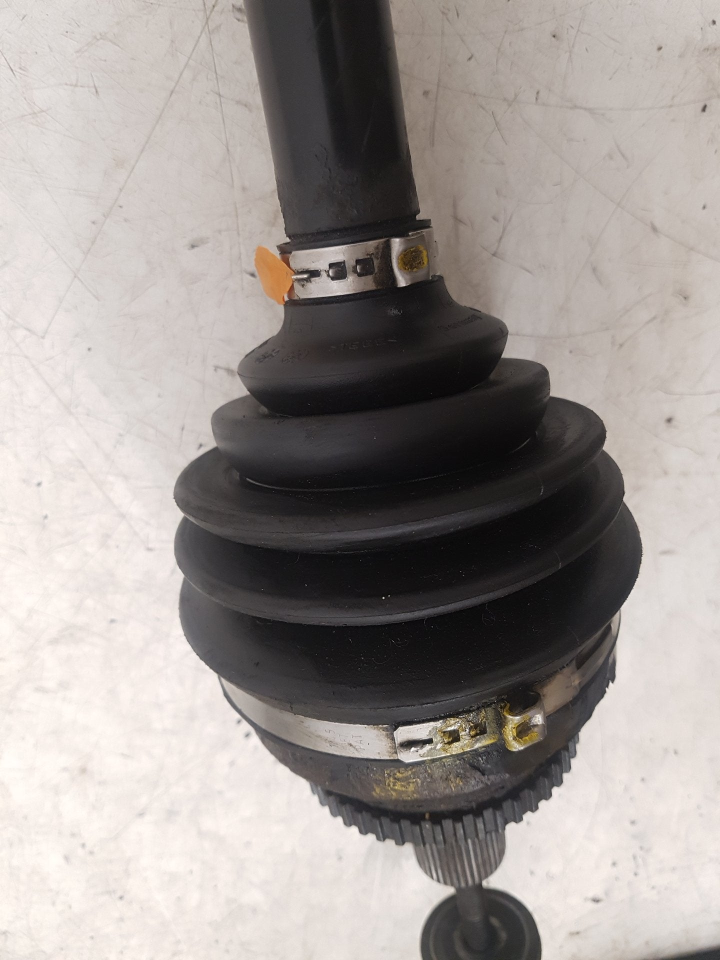 2007 - 2014 Volvo XC90  Estate Left Front Drive Axle 31259466