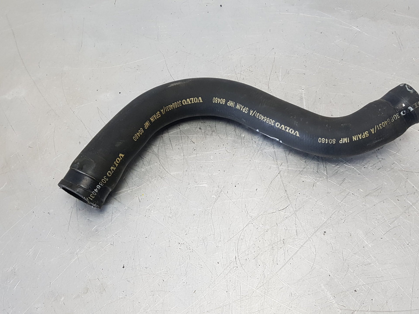 1999 - 2004 Volvo S40  Saloon TOP RADIATOR HOSE 30864031