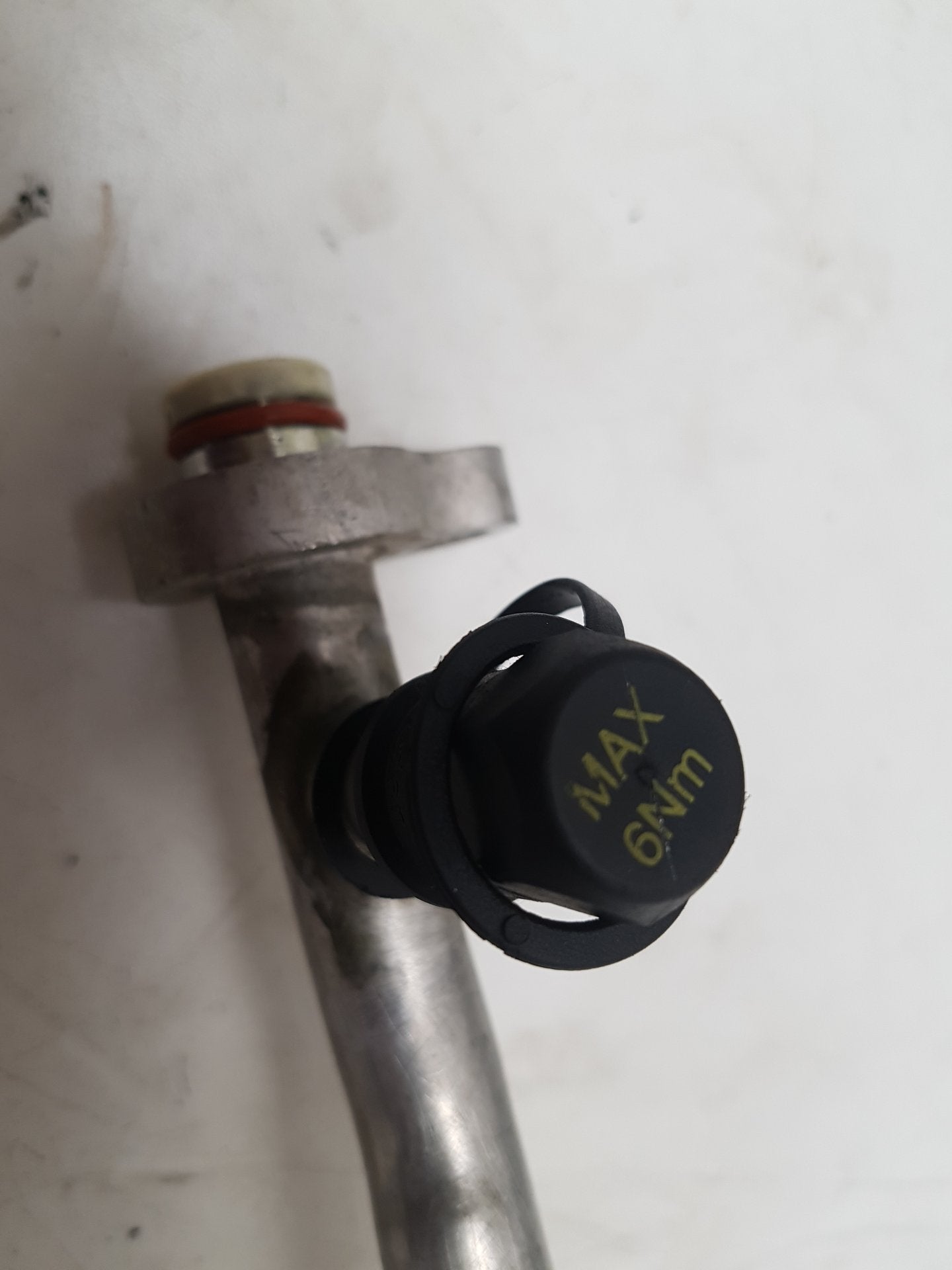 2012 - 2019 Volvo V40  Hatchback A/C Pipe  31467924