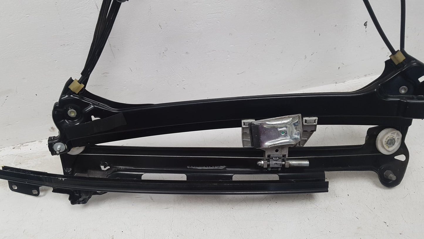 2007 - 2013 Volvo C70  Convertible WINDOW REGULATOR/MECH ELECTRIC  (FRONT PASSENGER SIDE) 30633660