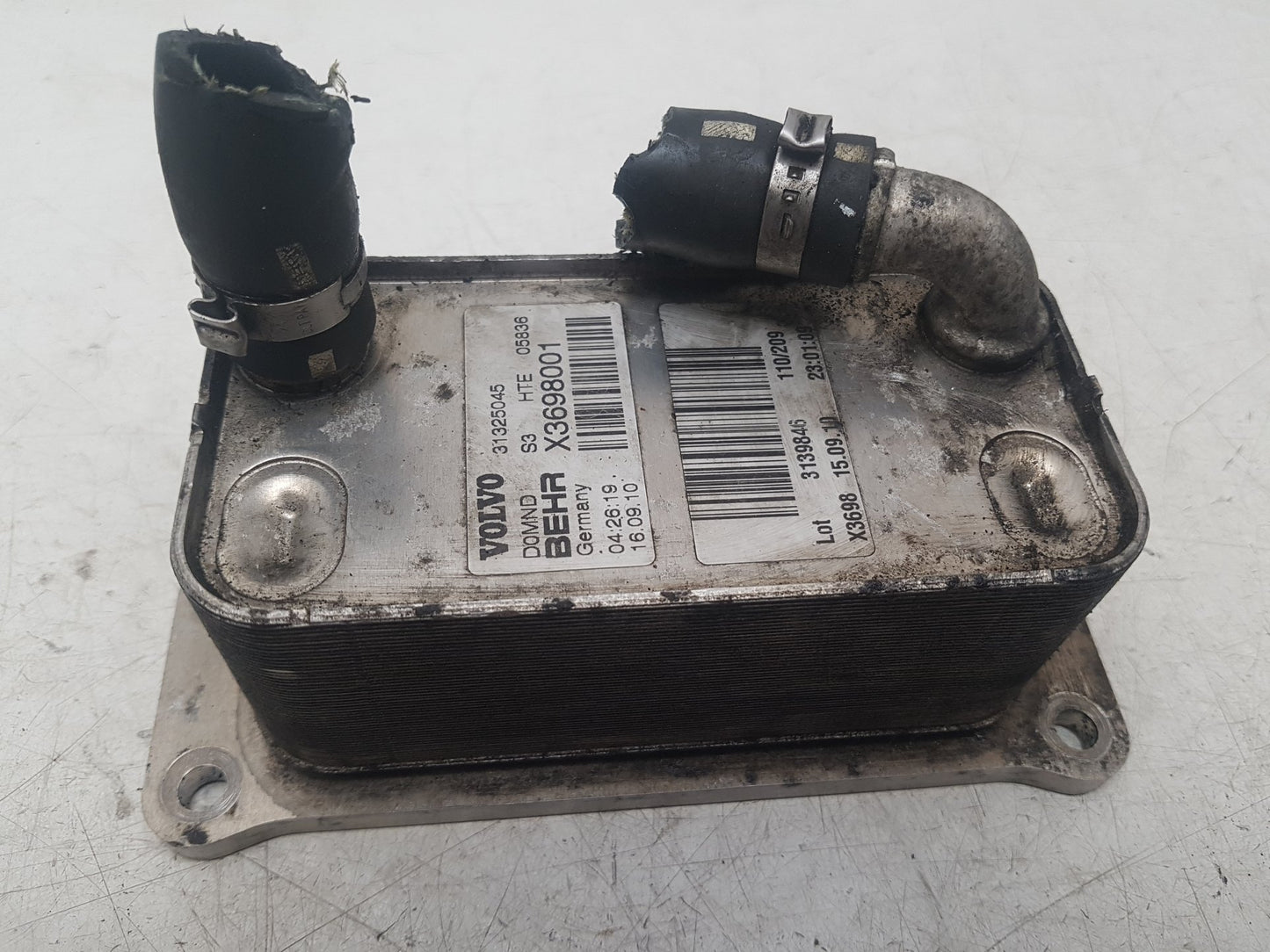 2010 - 2016 Volvo S80  Saloon Engine Oil Cooler 31325045