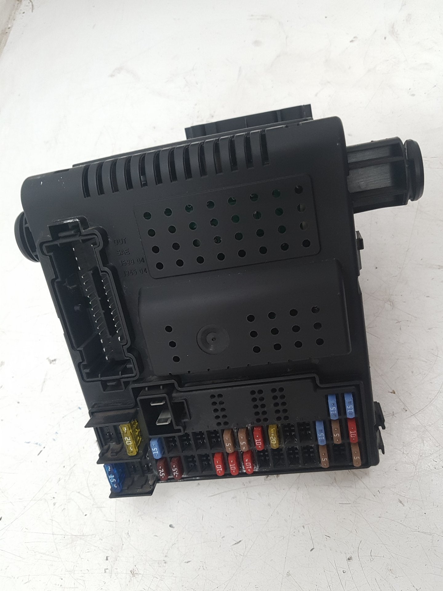2000 - 2007 Volvo XC70  Estate CENTRAL ELECTRONIC MODULE (CEM) 30765646