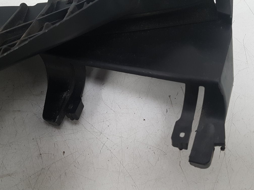 2006 - 2009 Volvo S80  Saloon BUMPER BRACKET (PASSENGER SIDE FRONT) 30661072