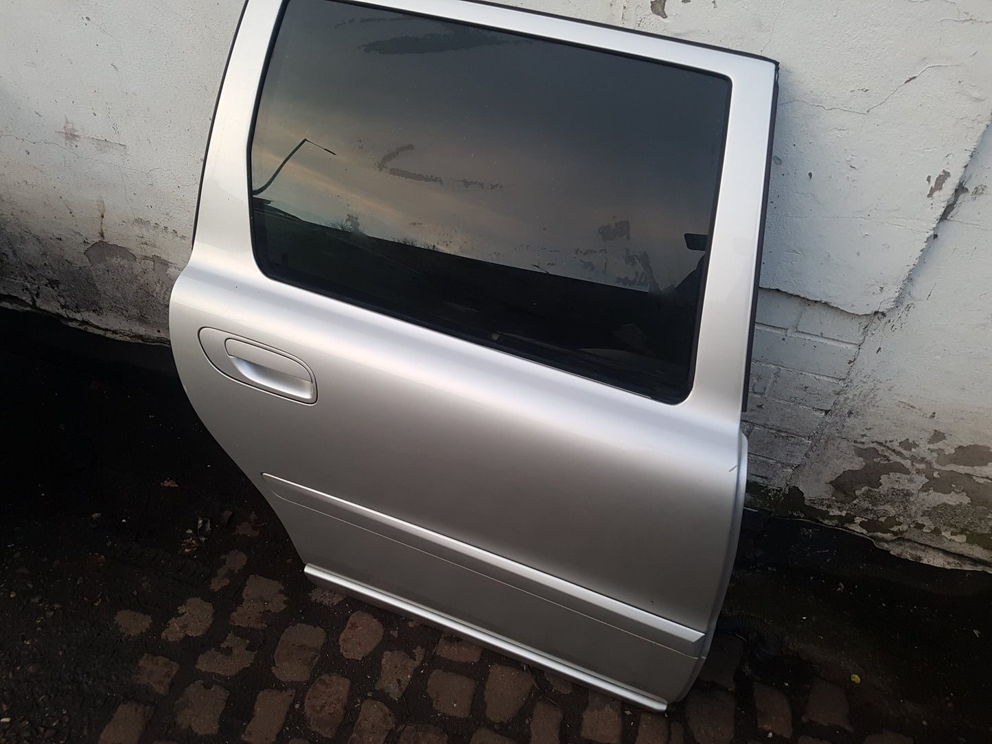 2007 Volvo V70  Estate DOOR - (REAR DRIVER SIDE) 30649494