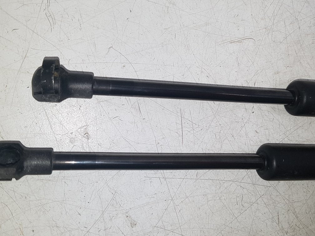 2004 - 2010 Volvo S40  Saloon BOOT STRUT 31218465
