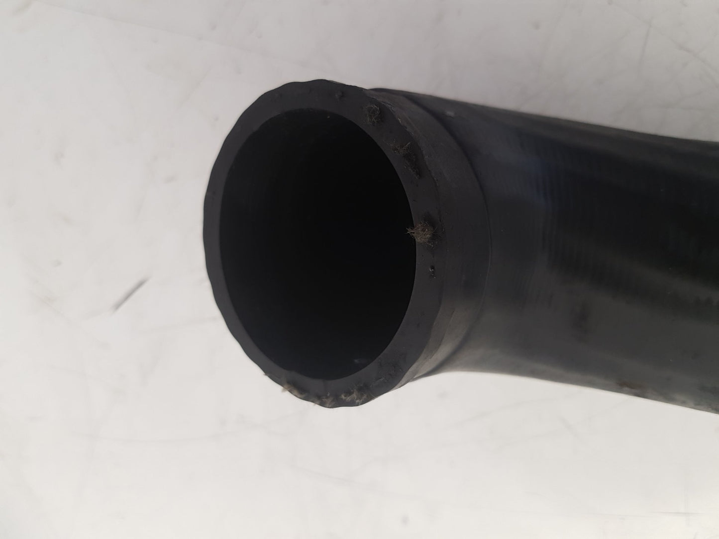 2002 - 2007 Volvo V70  Estate INTERCOOLER HOSE 30645937