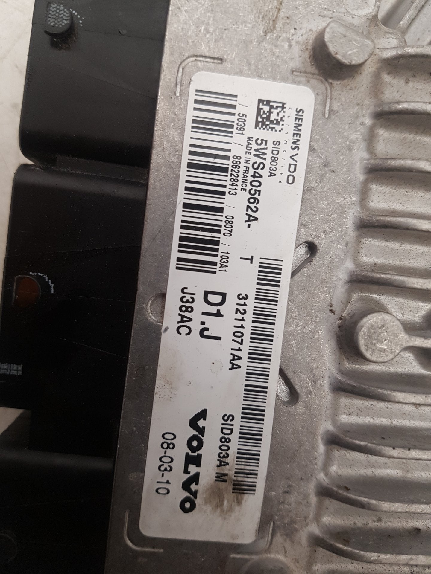 2006 - 2010 Volvo C70   Engine ECU 31211071AA