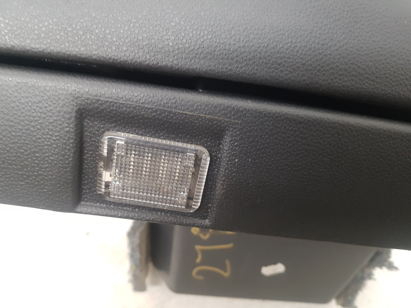 2004 - 2010 Volvo V50   Estate Glove Box 9481664