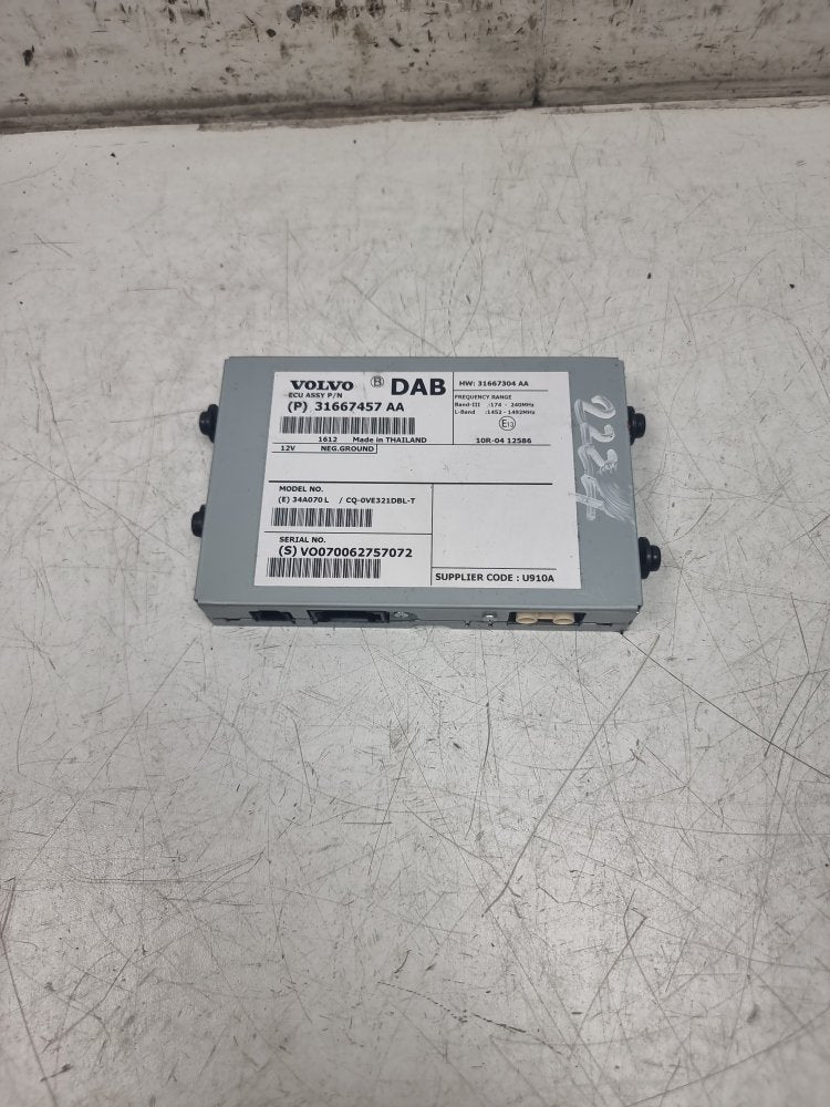 2014 - 2018 Volvo V60  Estate DAB RADIO ECU 31667457AA