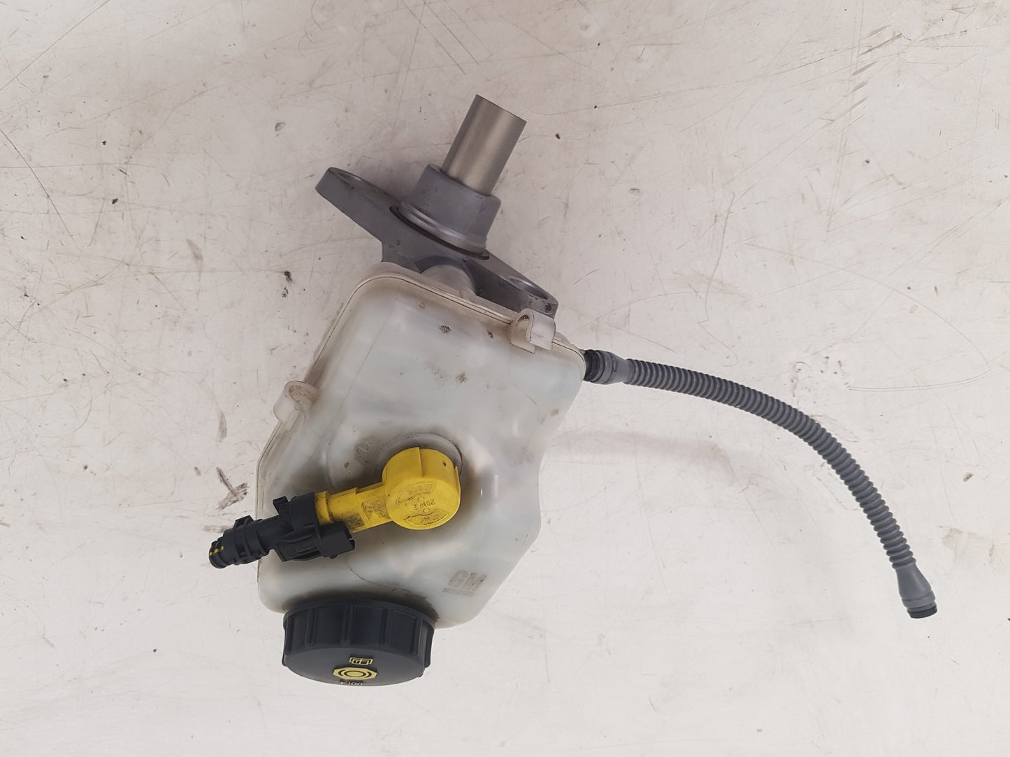 2010 - 2012 Saab 9-5  Saloon BRAKE FLUID RESERVOIR AND MASTER CYLINDER 4155 0110 24