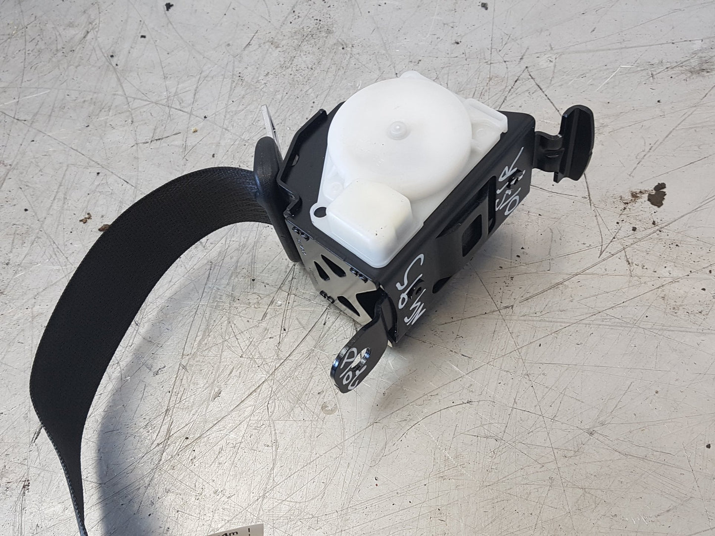 2010 - 2012 Saab 95  Saloon Right Rear Seat belt 13267147