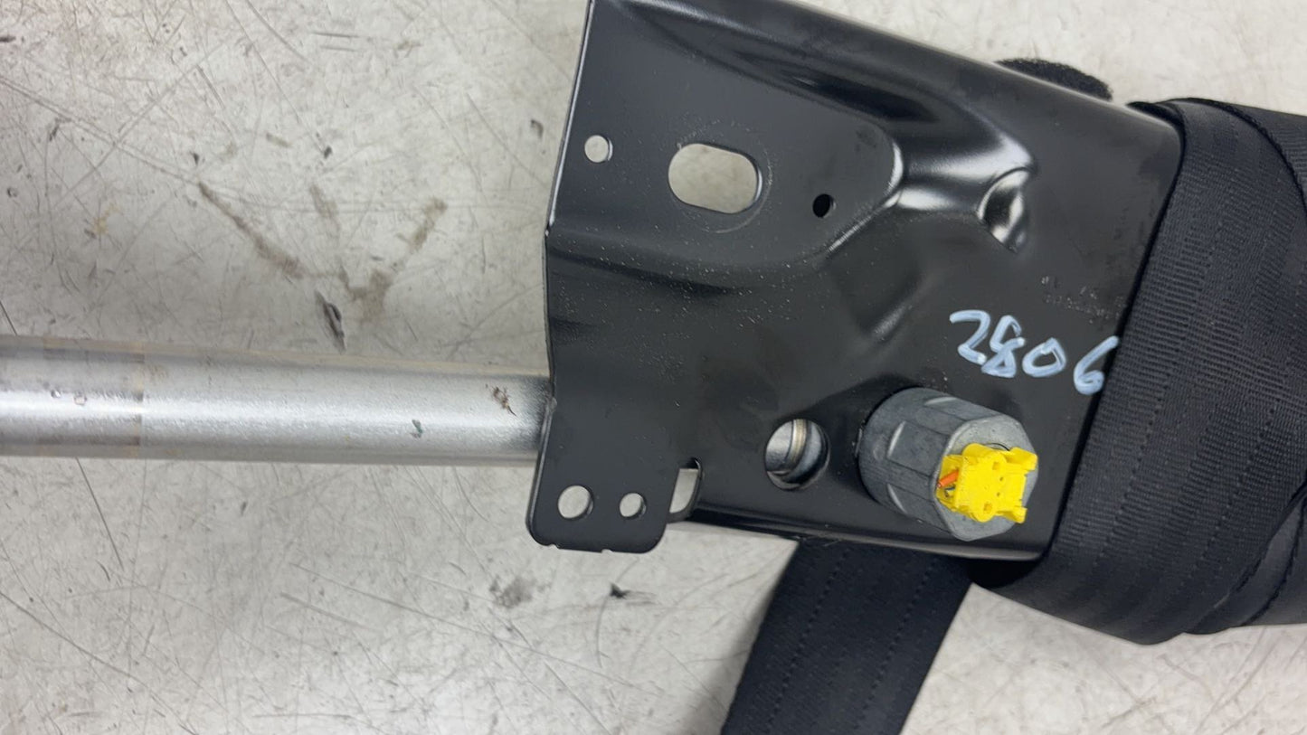 2010 Volvo XC70  Estate Left Front Seat Belt 39811479