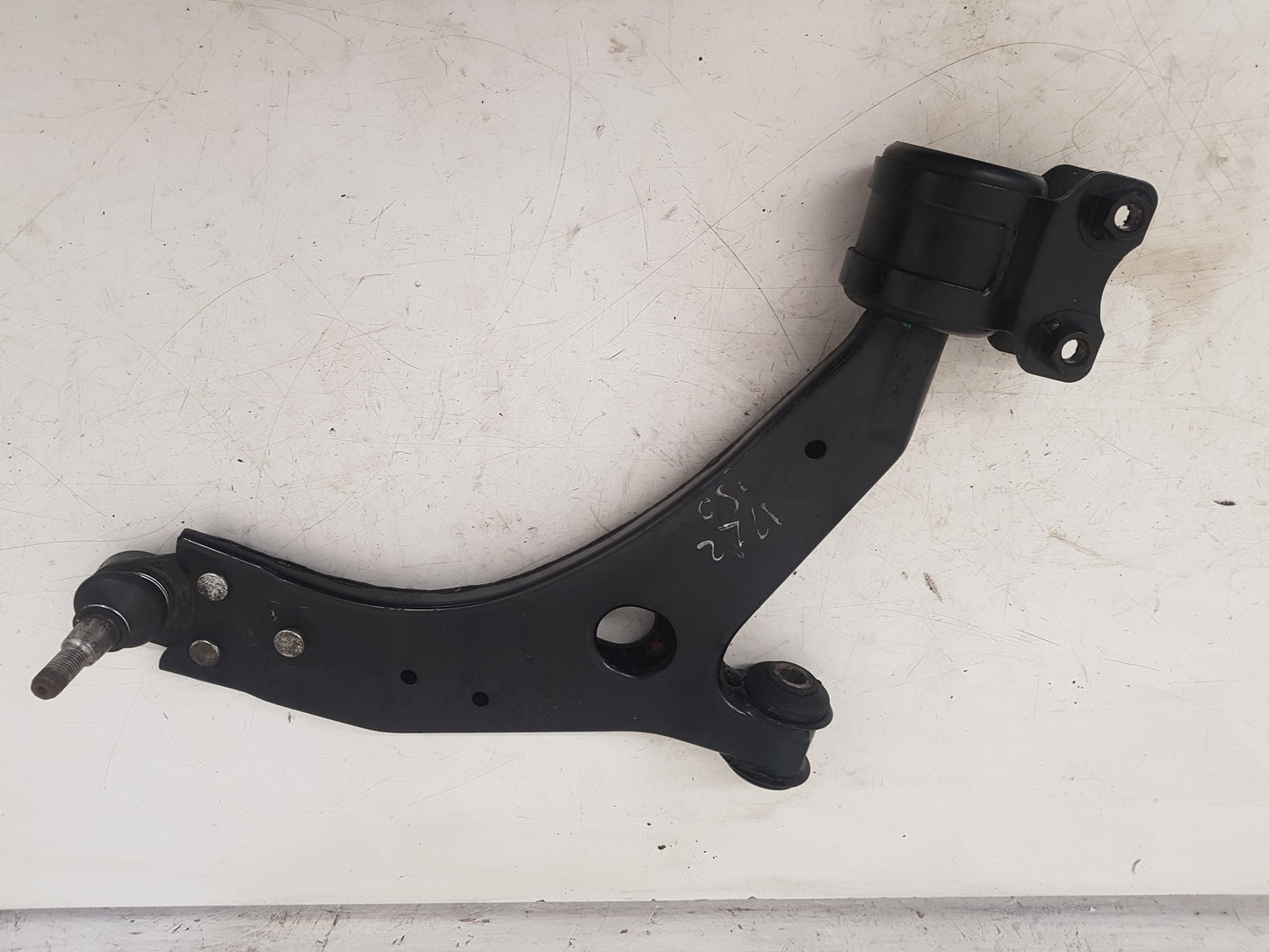 2006 - 2010 Volvo C70   Right Front Lower Control Arm ASA2235