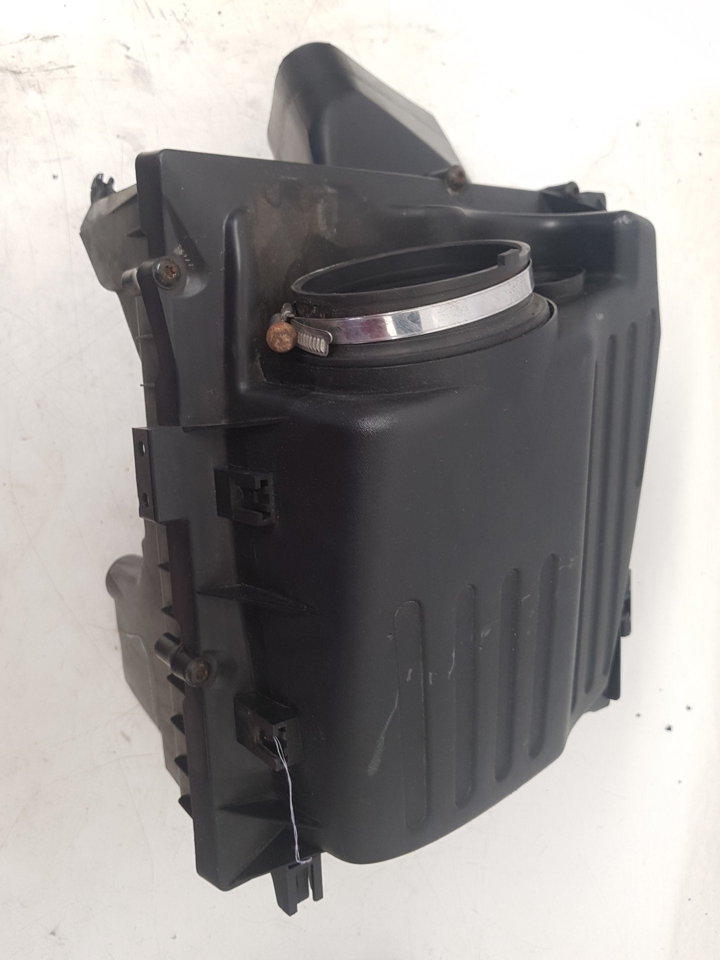 2010 - 2012 Saab 9-5  Saloon Air Filter Box 56560889