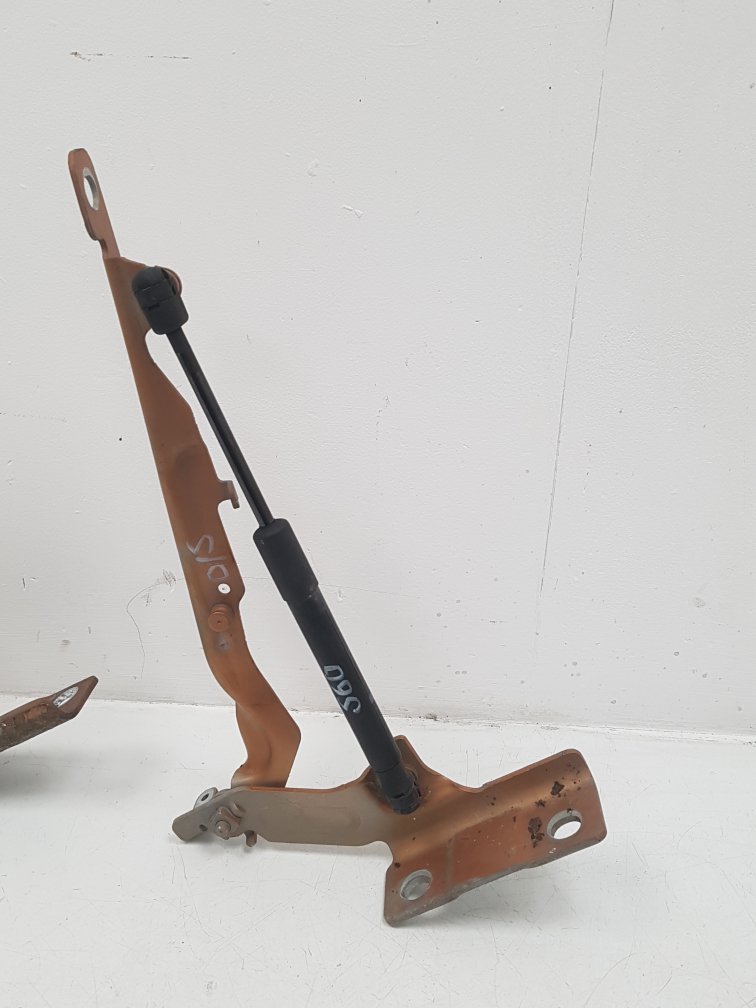 2010 - 2015 Volvo S60   Bonnet Hinge/Strut 30799178