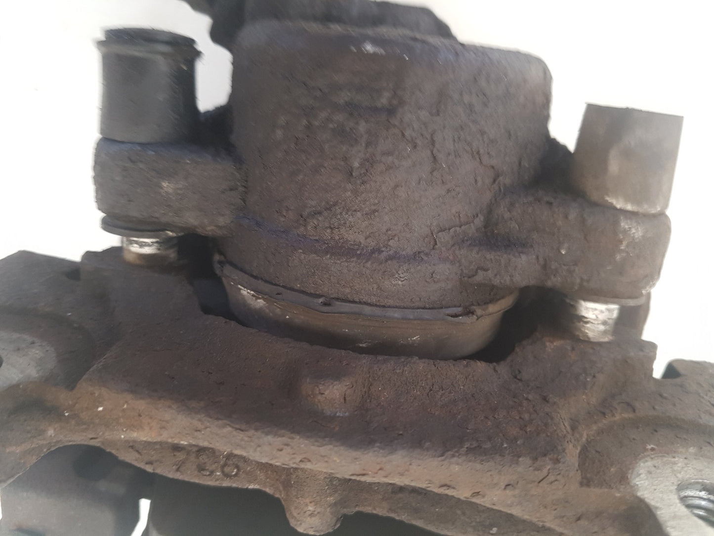 2013 - 2015 Volvo V60  Estate Left Front Caliper 8603753