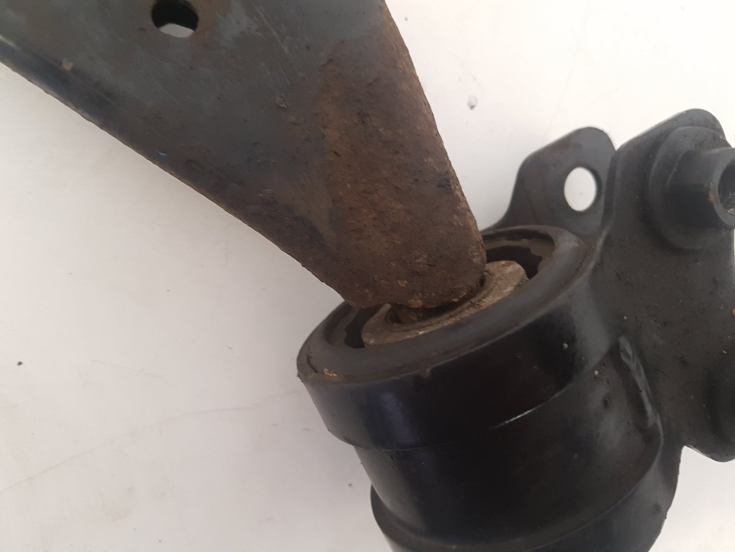 2010 - 2012 Saab 9-5  Saloon Right Front Lower Control Arm