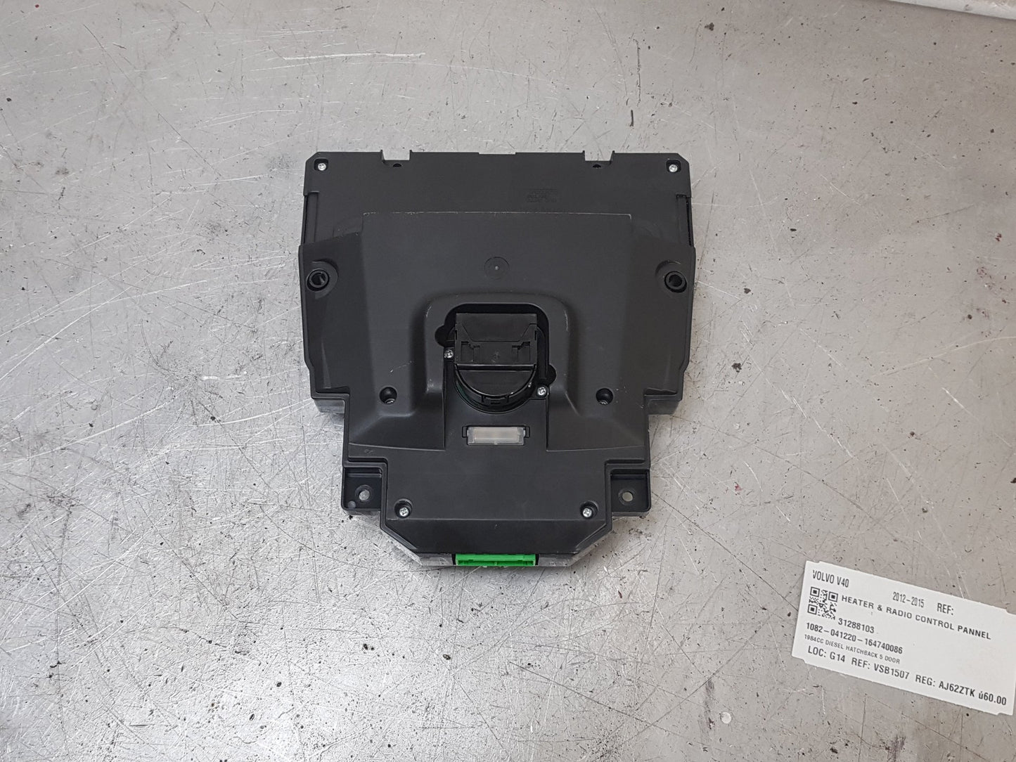 2012 - 2019 Volvo V40  Hatchback HEATER & RADIO CONTROL PANNEL 31288103