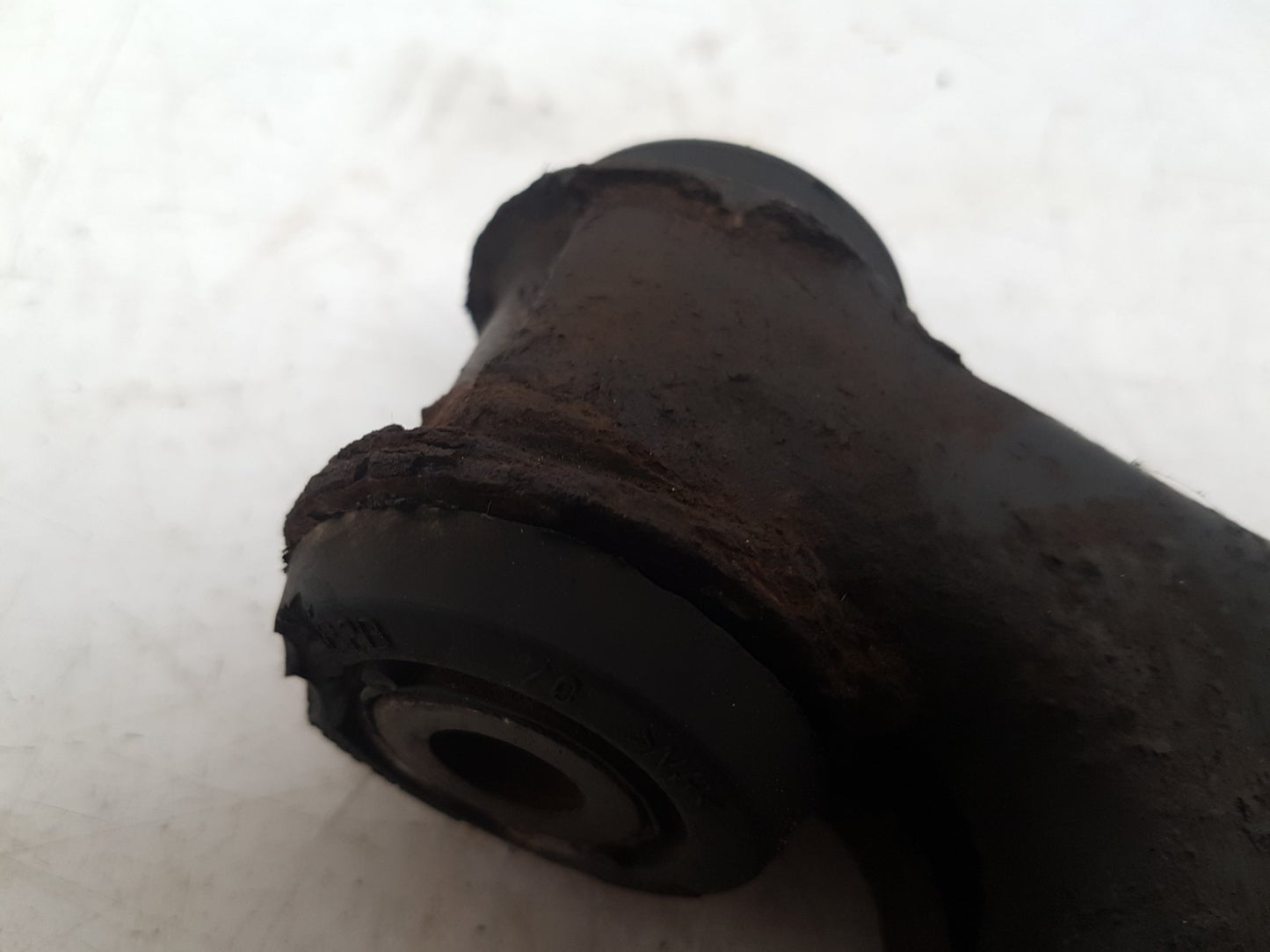2010 Volvo S40  Saloon Right Front Lower Control Arm 31277462