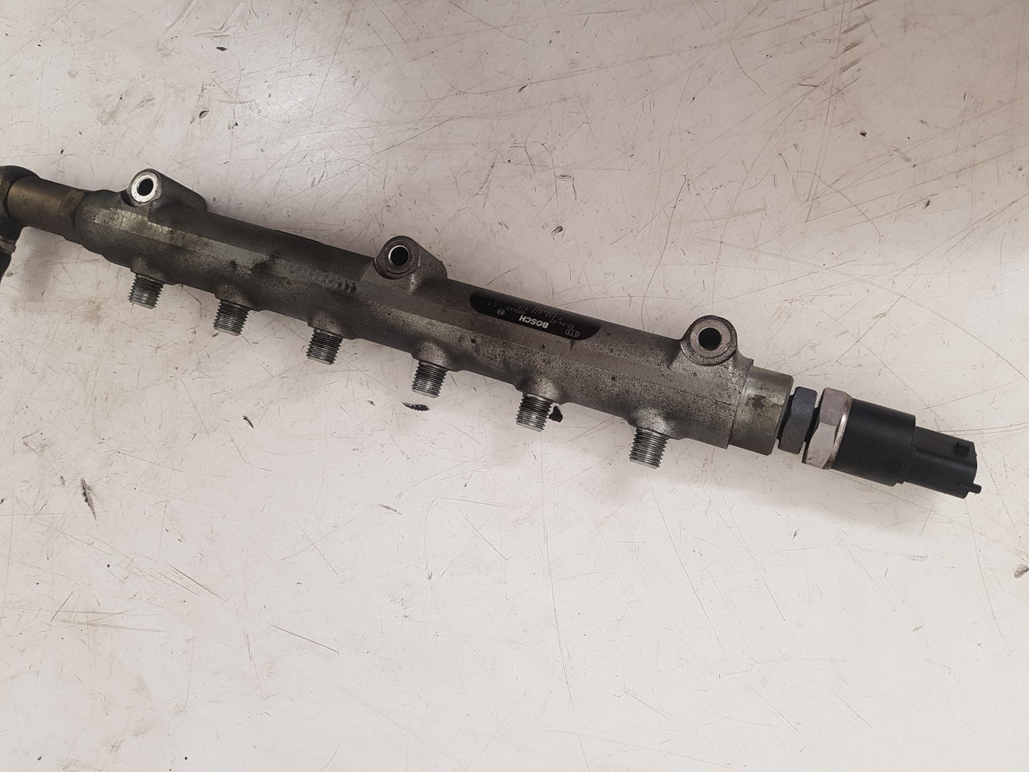 2001 - 2008 Volvo V70  Estate Injection Rail 8658252