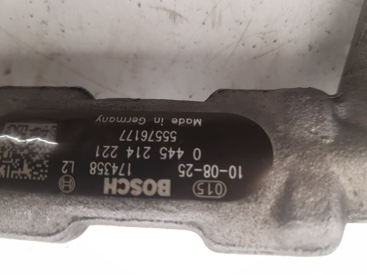 2010 - 2012 Saab 9-5  Saloon Injection Rail 0445 214 221