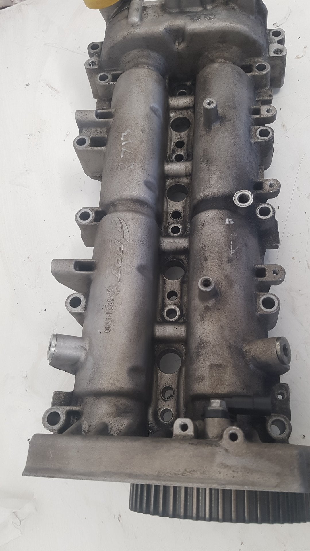 2007 - 2015 Saab 9-3  Estate ROCKER VALVE COVER 55214530